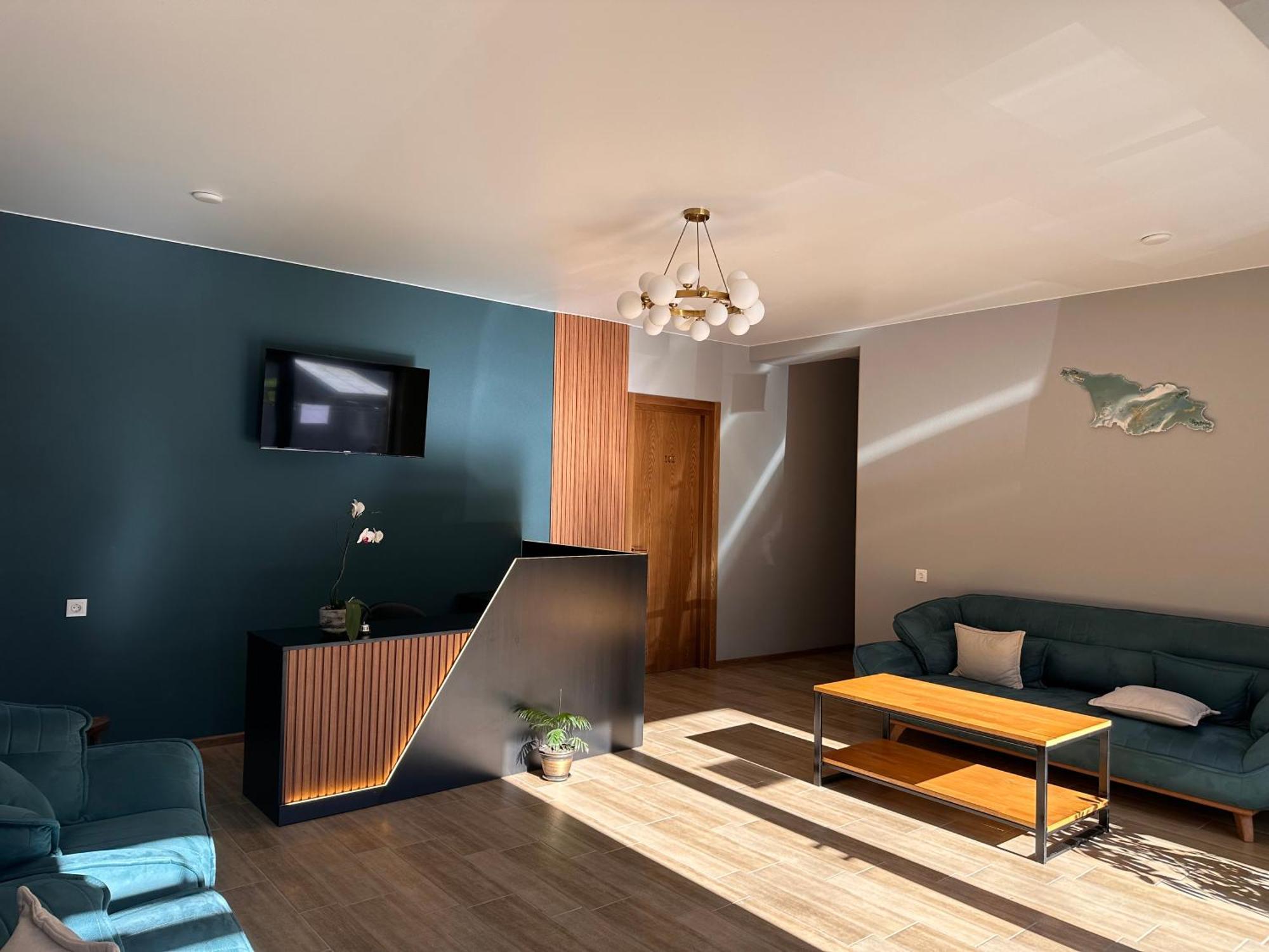 Hotel Mountime Kazbegi מראה חיצוני תמונה