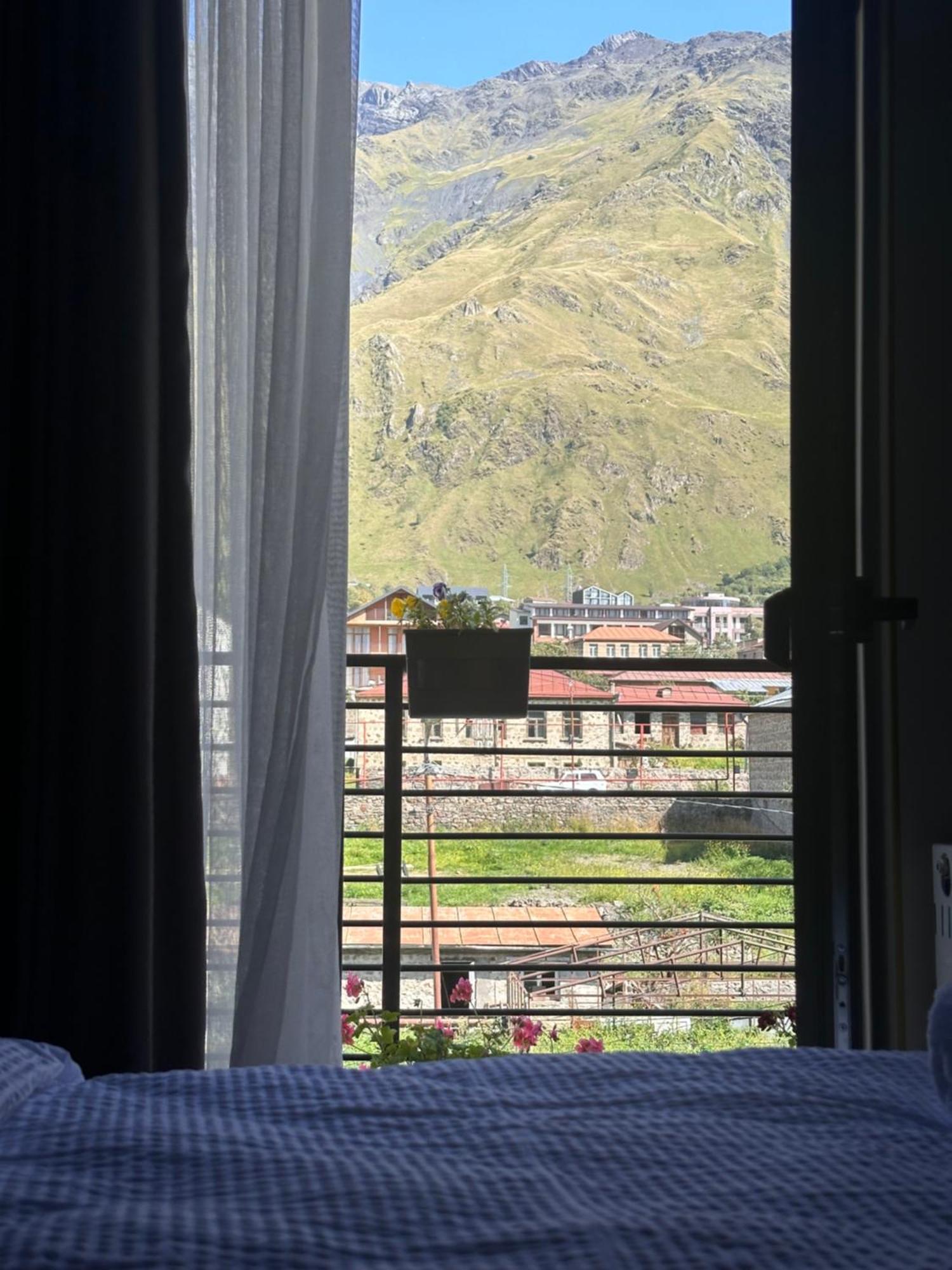 Hotel Mountime Kazbegi מראה חיצוני תמונה