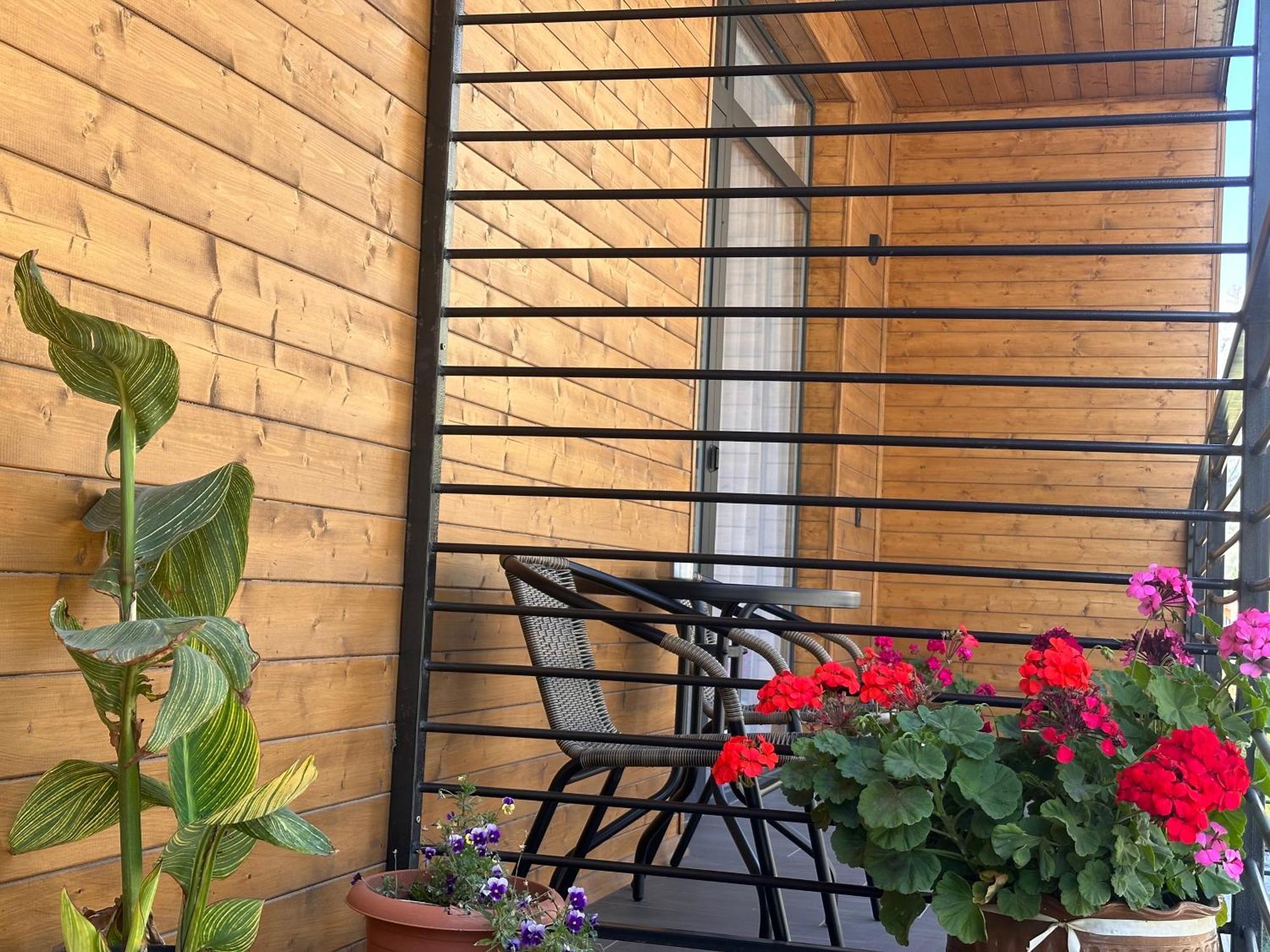 Hotel Mountime Kazbegi מראה חיצוני תמונה