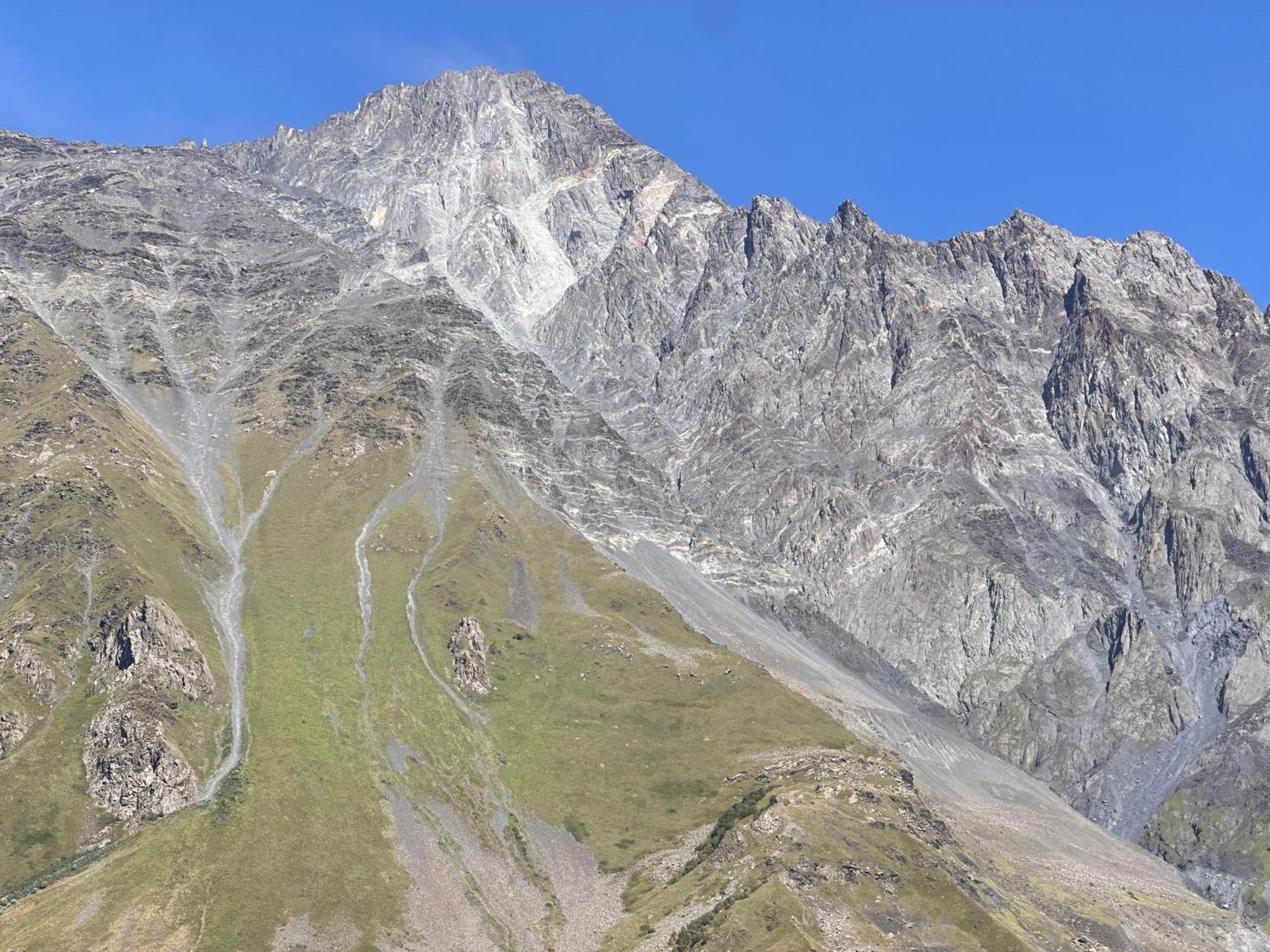 Hotel Mountime Kazbegi מראה חיצוני תמונה